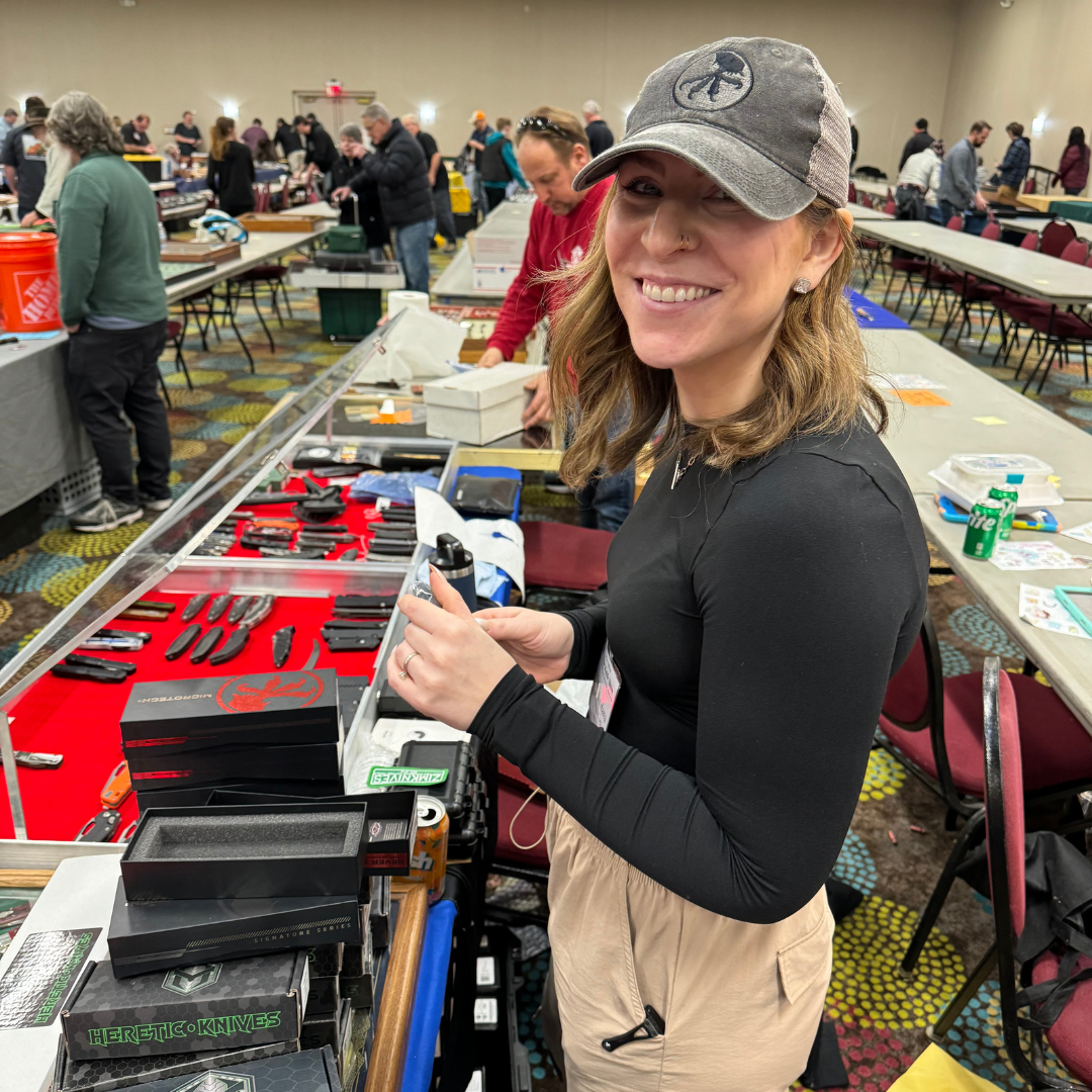 LeNeigh Working the Badge Knife Show